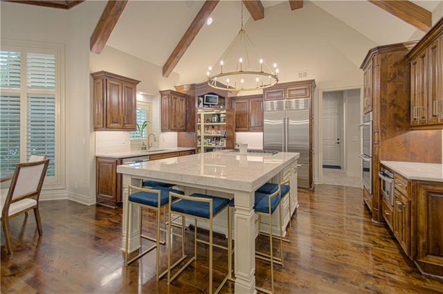 15925 King Street, Overland Park, KS 66221