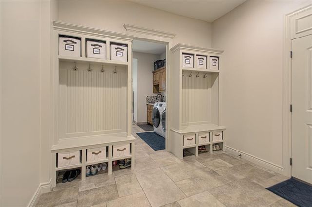 15925 King Street, Overland Park, KS 66221