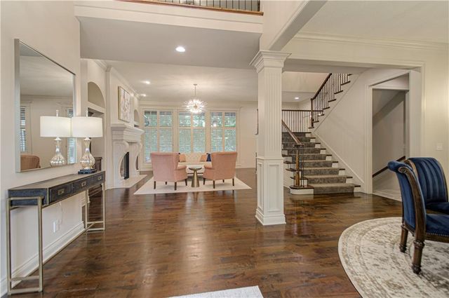 15925 King Street, Overland Park, KS 66221