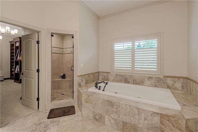 15925 King Street, Overland Park, KS 66221