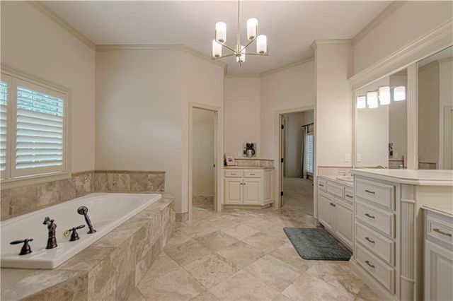 15925 King Street, Overland Park, KS 66221
