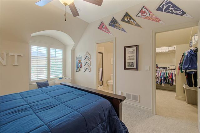 15925 King Street, Overland Park, KS 66221