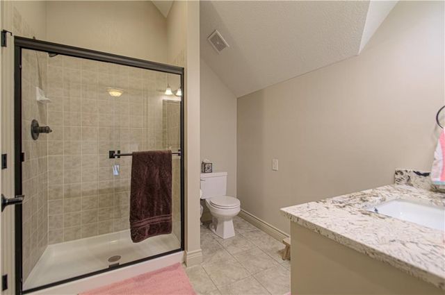 15925 King Street, Overland Park, KS 66221