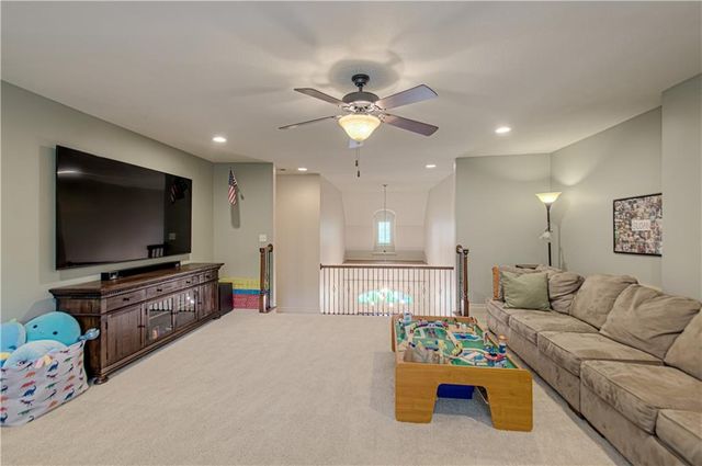 15925 King Street, Overland Park, KS 66221