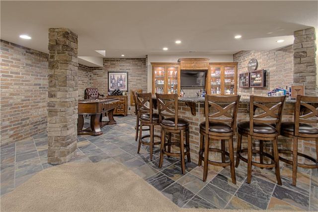 15925 King Street, Overland Park, KS 66221