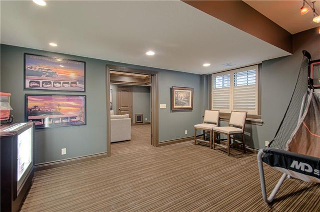 15925 King Street, Overland Park, KS 66221