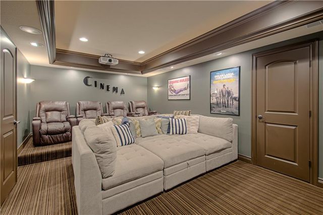 15925 King Street, Overland Park, KS 66221