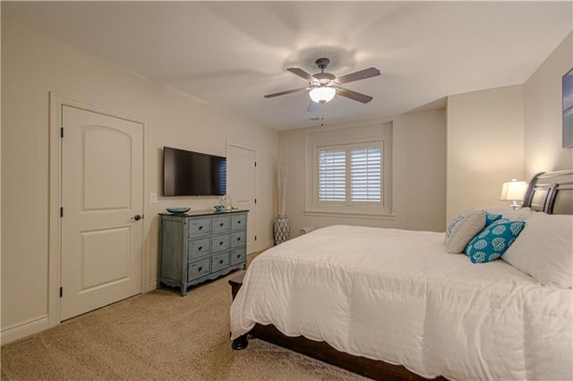 15925 King Street, Overland Park, KS 66221