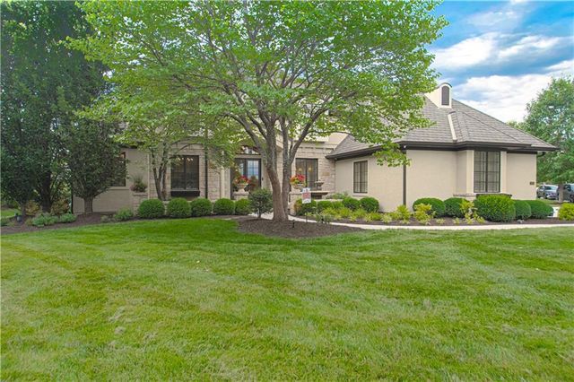 15925 King Street, Overland Park, KS 66221