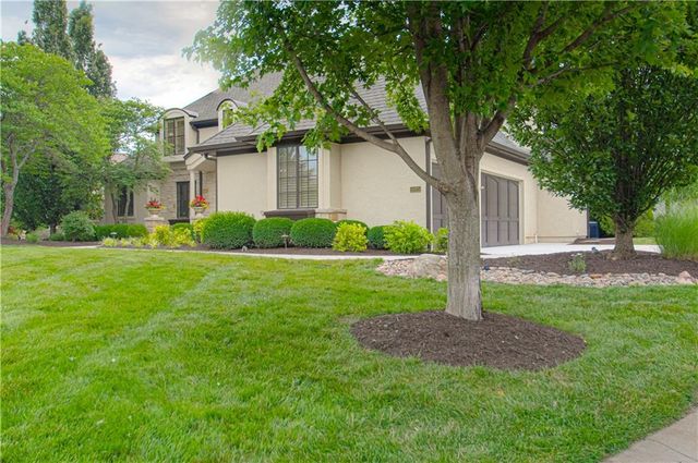 15925 King Street, Overland Park, KS 66221