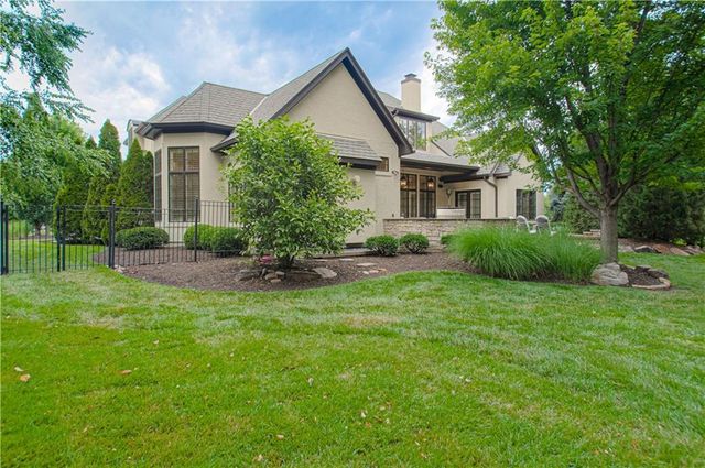 15925 King Street, Overland Park, KS 66221
