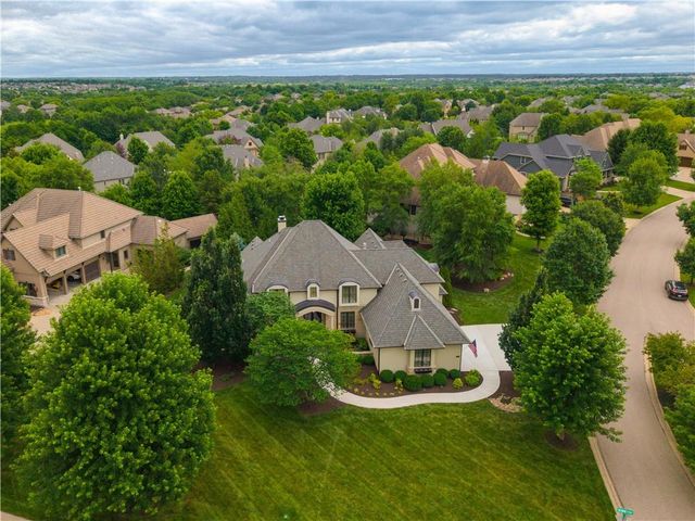 15925 King Street, Overland Park, KS 66221