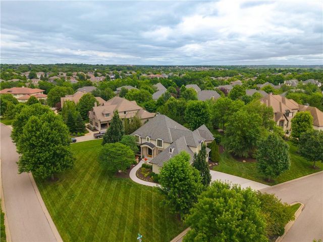 15925 King Street, Overland Park, KS 66221