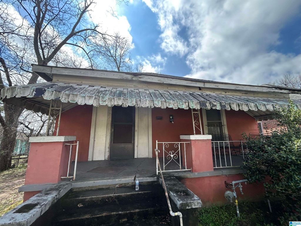 221 10TH COURT N, Birmingham, AL 35204