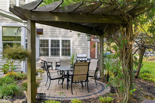 6327 Columbia Circle, Fishers, IN 46038