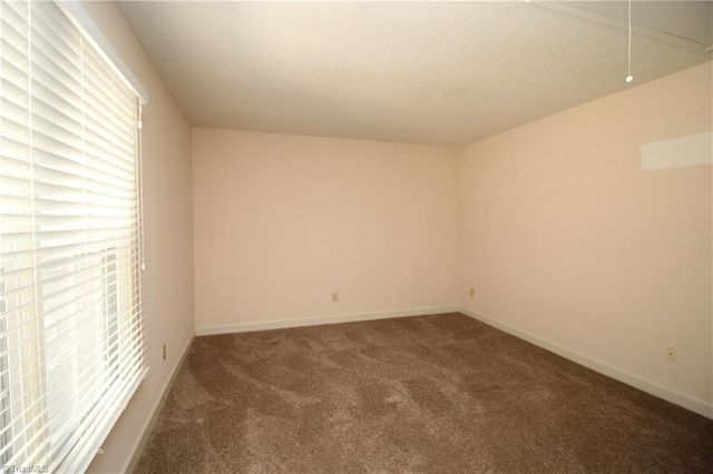 33 Cedar Knoll Drive, Greensboro, NC 27407