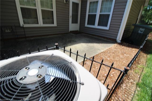 33 Cedar Knoll Drive, Greensboro, NC 27407