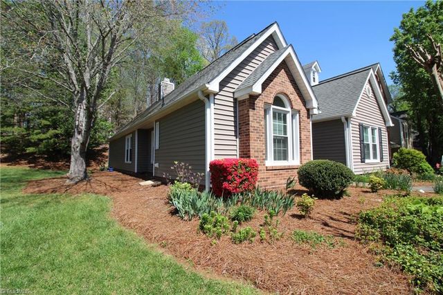33 Cedar Knoll Drive, Greensboro, NC 27407