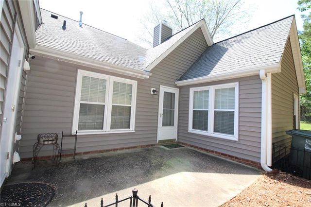 33 Cedar Knoll Drive, Greensboro, NC 27407