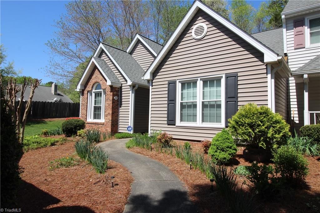 33 Cedar Knoll Drive, Greensboro, NC 27407