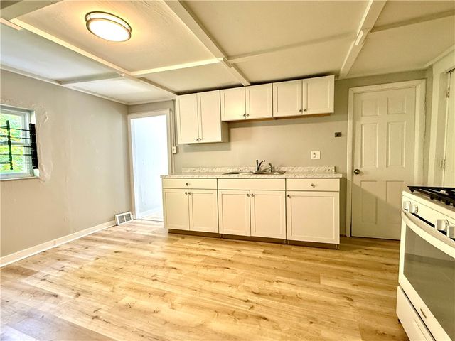1931 Federal Street Ext, Perry Hilltop, PA 15214