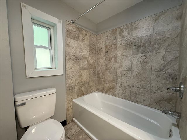 1931 Federal Street Ext, Perry Hilltop, PA 15214