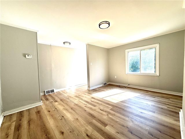 1931 Federal Street Ext, Perry Hilltop, PA 15214