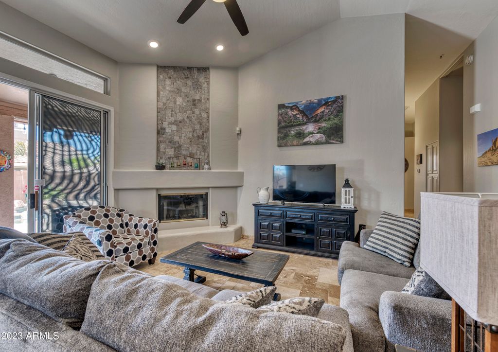 9407 E Maple Drive, Scottsdale, AZ 85255