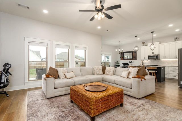 25 Dandelion, Greenbrier, AR 72058
