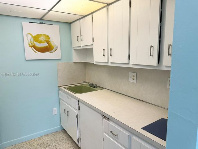 428 SW 5th Ave 404, Miami, FL 33130