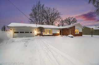 11422 Skyline Drive, Fenton Charter Township, MI 48430