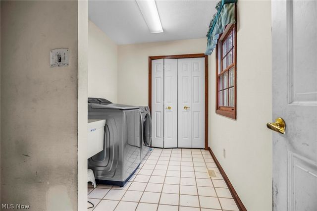 8005 Hansom Place, Concord Twp, OH 44060