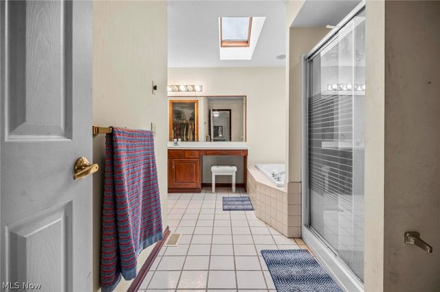 8005 Hansom Place, Concord Twp, OH 44060