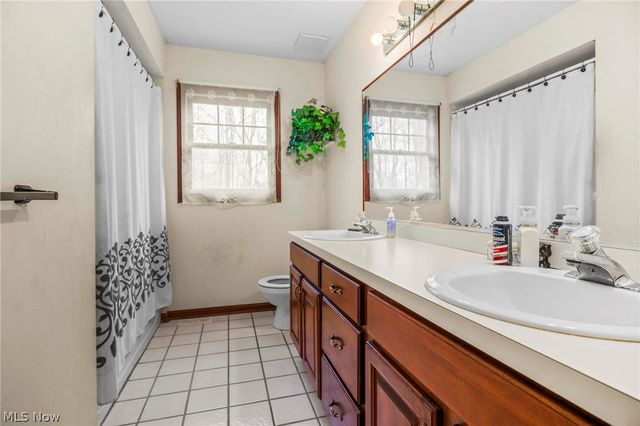 8005 Hansom Place, Concord Twp, OH 44060