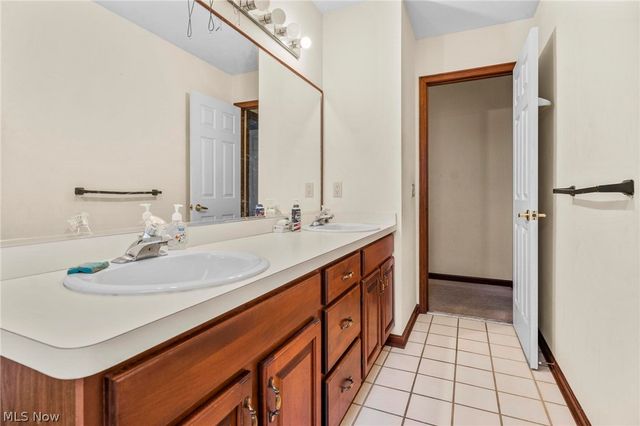 8005 Hansom Place, Concord Twp, OH 44060