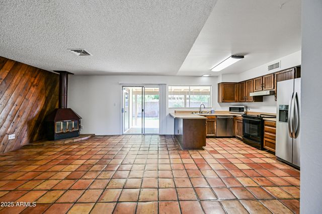 1252 E El Parque Drive, Tempe, AZ 85282