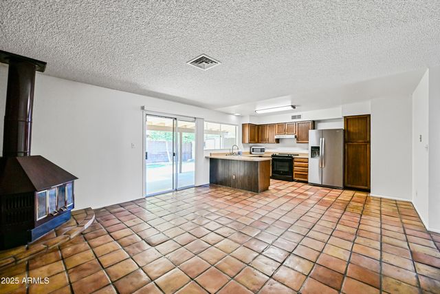 1252 E El Parque Drive, Tempe, AZ 85282