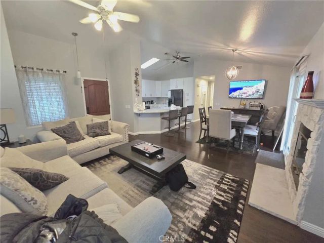 2416 Notre Dame Way, Corona, CA 92881