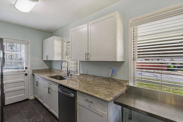 4881 AMBOY RD, Memphis, TN 38117