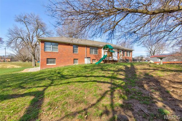 140 S 9th Street, East Alton, IL 62024