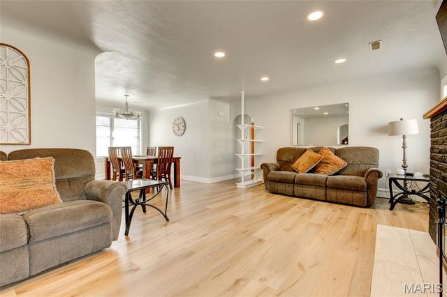 140 S 9th Street, East Alton, IL 62024