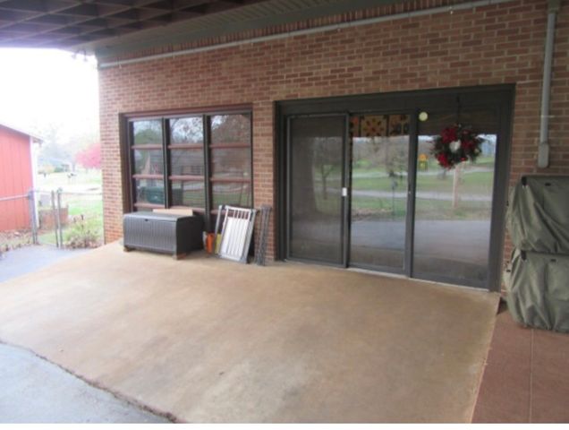 205 Houghton Dr, Winchester, TN 37398