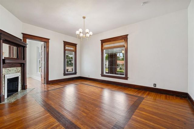 811 S Barker Avenue, El Reno, OK 73036