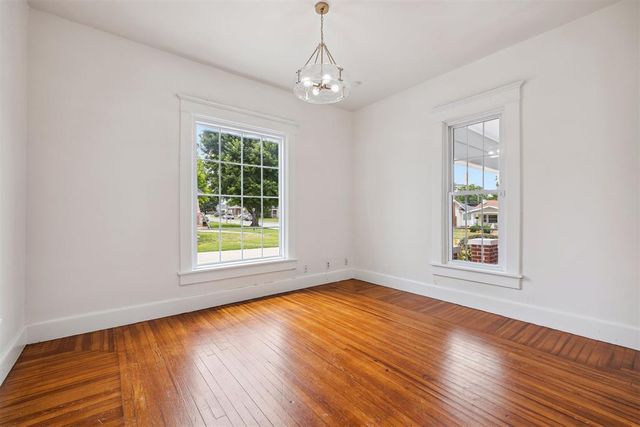 811 S Barker Avenue, El Reno, OK 73036