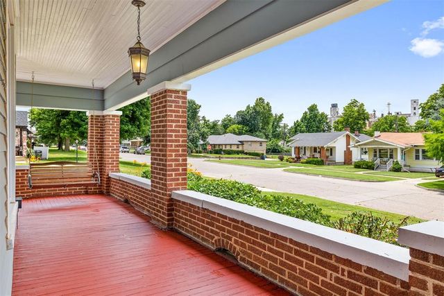 811 S Barker Avenue, El Reno, OK 73036