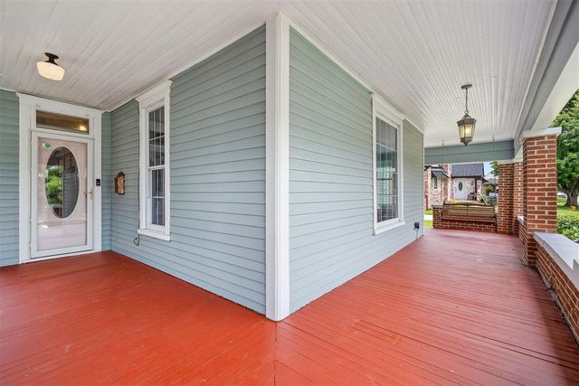 811 S Barker Avenue, El Reno, OK 73036