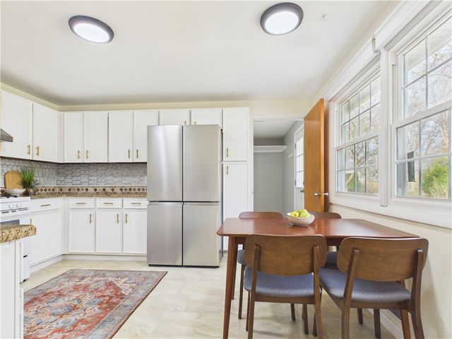 39 Wind Mill Road, Pittsford, NY 14534