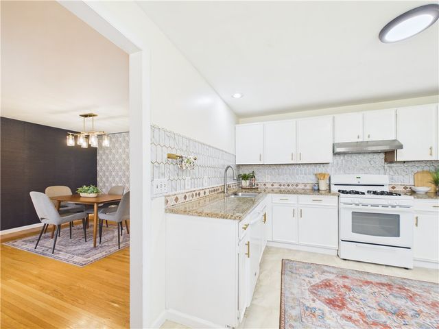 39 Wind Mill Road, Pittsford, NY 14534