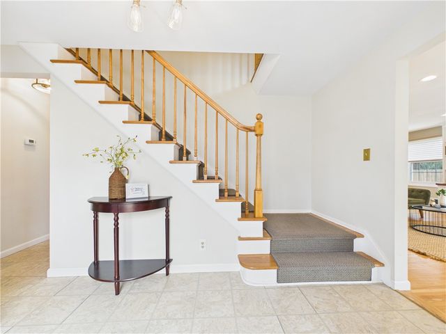 39 Wind Mill Road, Pittsford, NY 14534