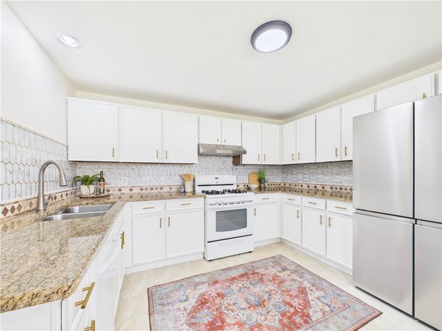 39 Wind Mill Road, Pittsford, NY 14534